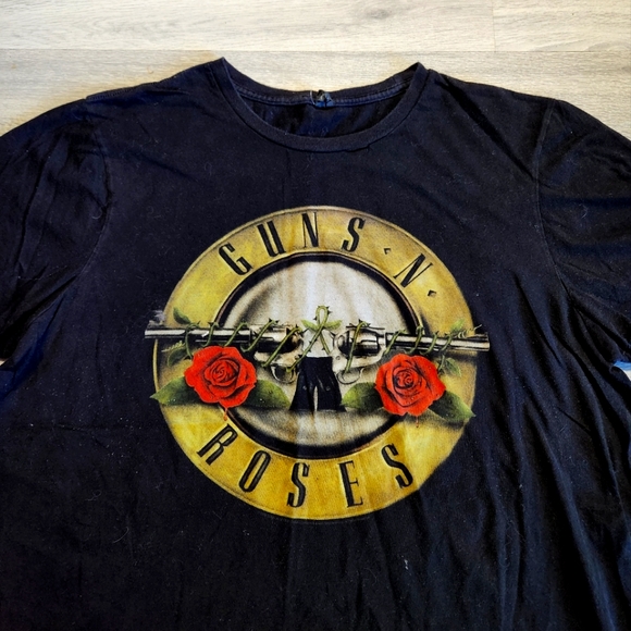 Tops - Guns and roses t shirt | Size XL